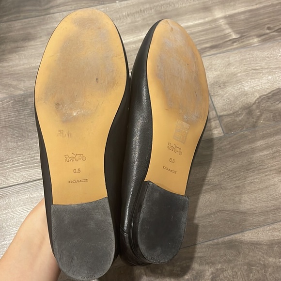 Coach flat with around 1.5cm heels - Picture 3 of 3